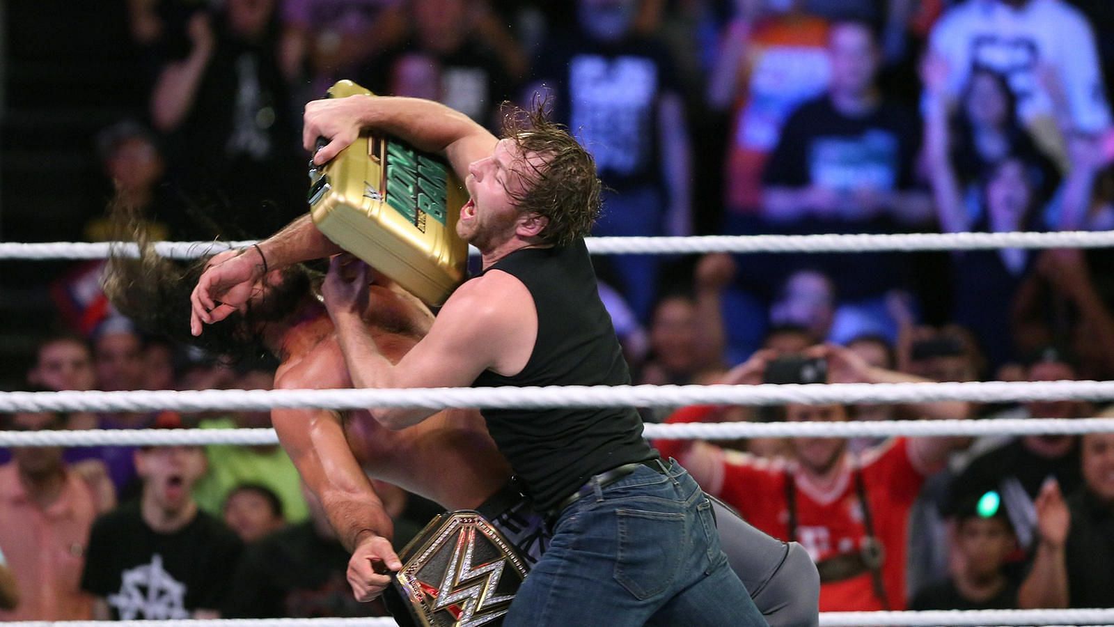 WWE Money in the Bank इवेंट में कौन से सुपरस्टार्स ने कॉन्ट्रैक्ट कैशइन किया?