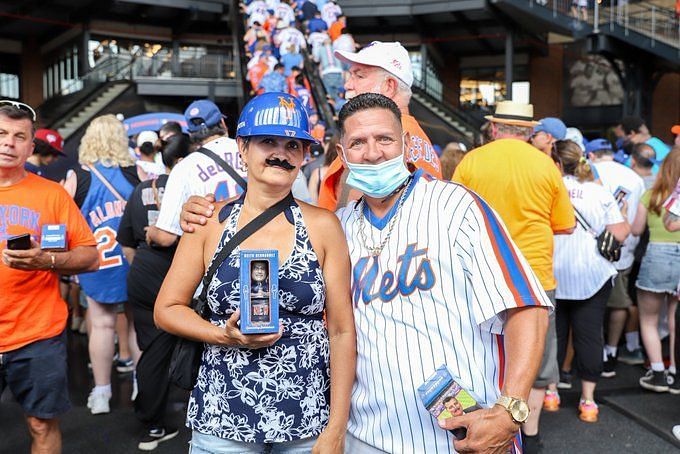 At today's Keith Hernandez number retirement at Citifieldclassic :  r/seinfeld