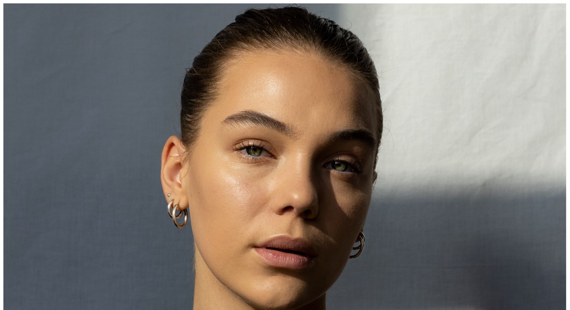 Morning drinks can promote clear, healthy and glowing skin. (Image via Unsplash/Fleur Kaan)