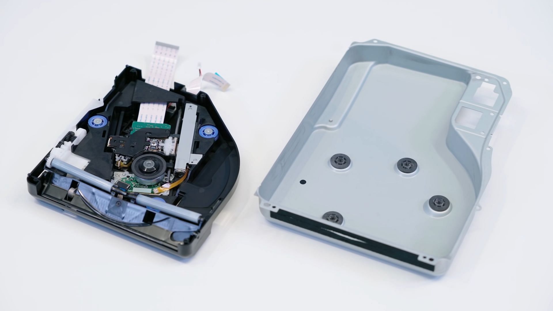 The internals of the PlayStation 5 (Image via PlayStation)