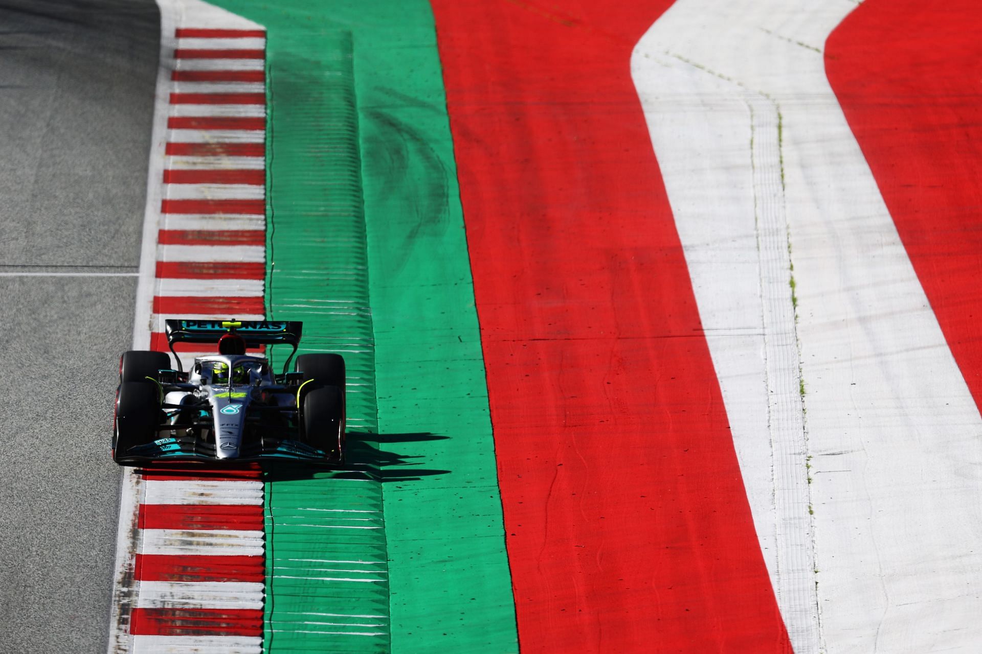 Lewis Hamilton in action during qualifying for the 2022 F1 Austrian GP (Photo by Clive Rose/Getty Images)