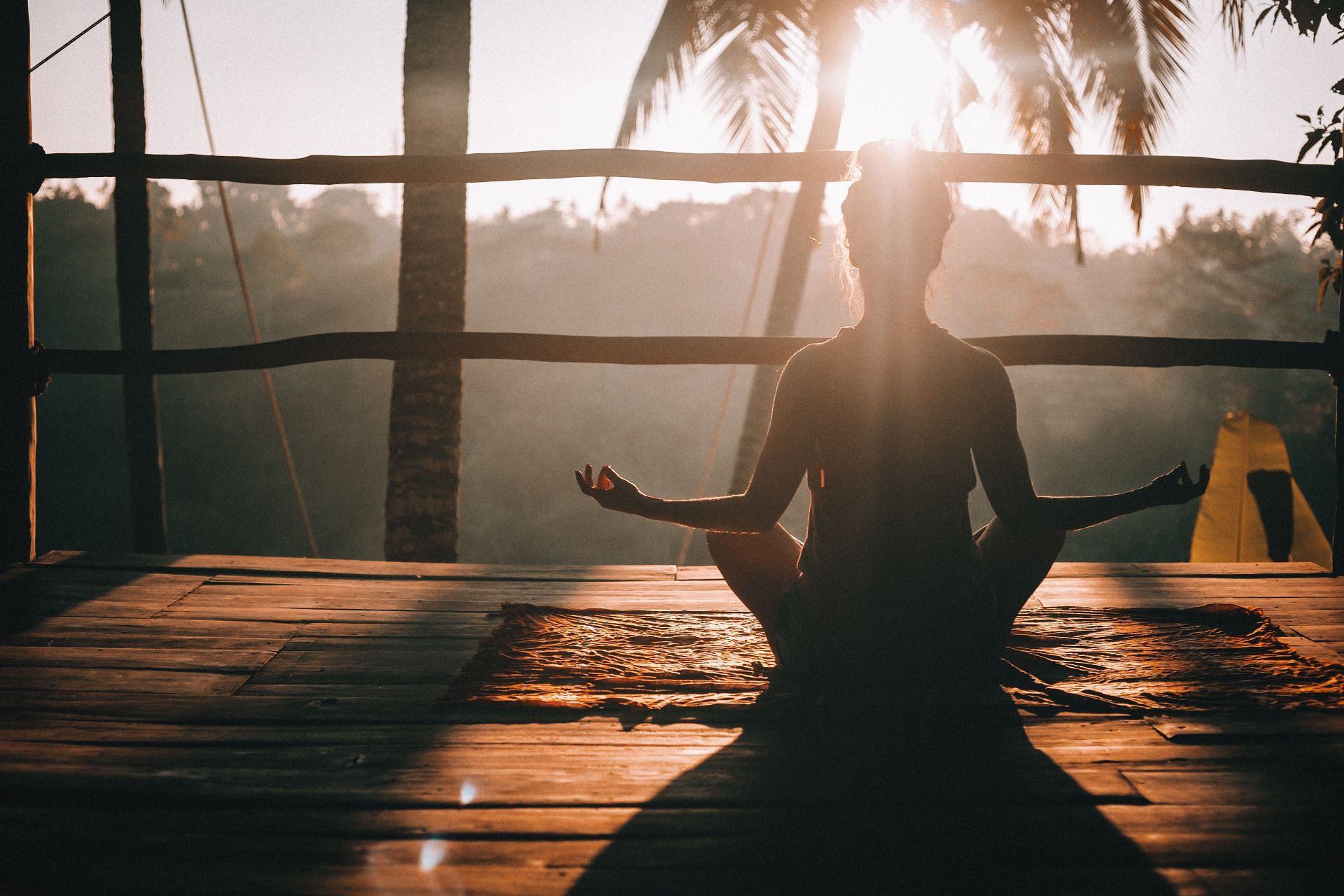 Deep breathing technique helps you to relieve stress and calm your mind. (Image via Unsplash / Jared Rice)