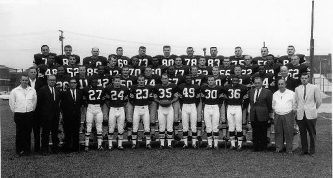 The 1964 Cleveland Browns team. Photo credit: cleveland.com