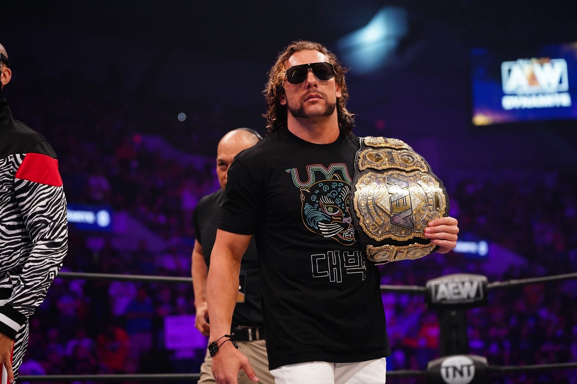 Kenny Omega sent a message to a WWE star on social media!