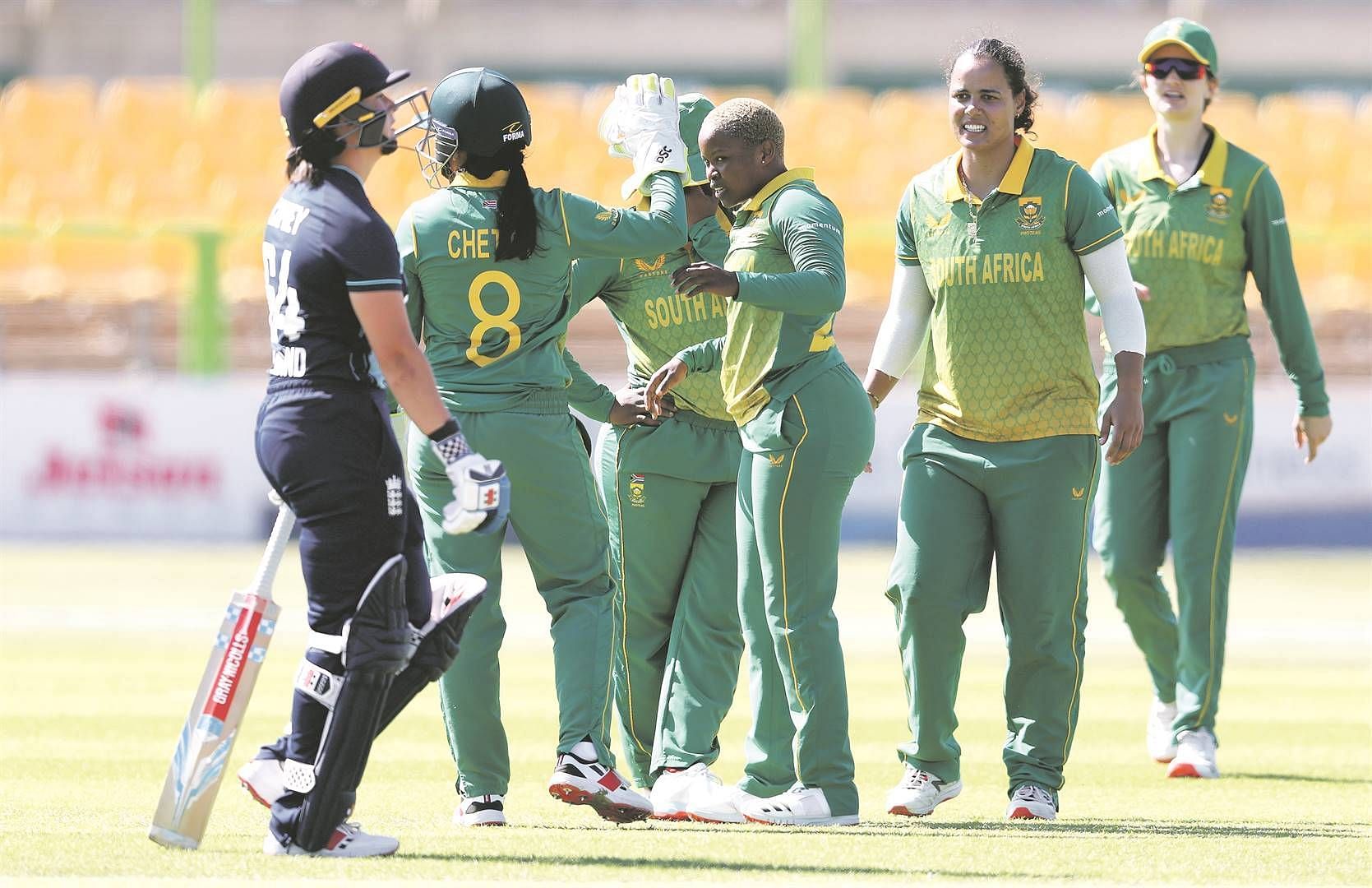 दक्षिण अफ्रीका महिला टीम को पहले वनडे मुकाबले में हार मिली थी 