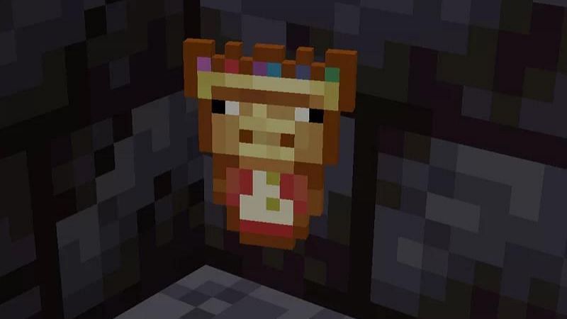 Technoblade Totem of Undying features the crown (Image via MCPEDL)