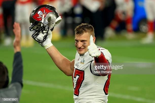 Fun facts about the Bucs new tight end Rob Gronkowski