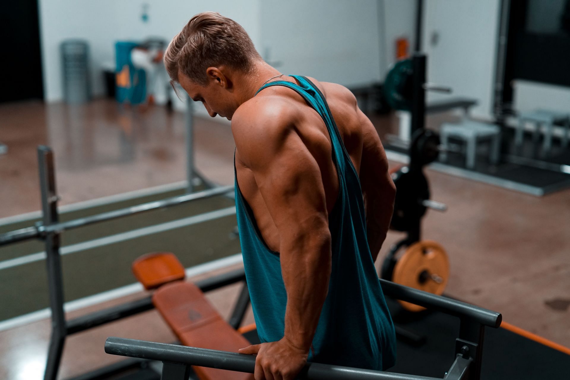 Want to gain more muscle mass and strength?(Image via Unsplash / John Fornander)