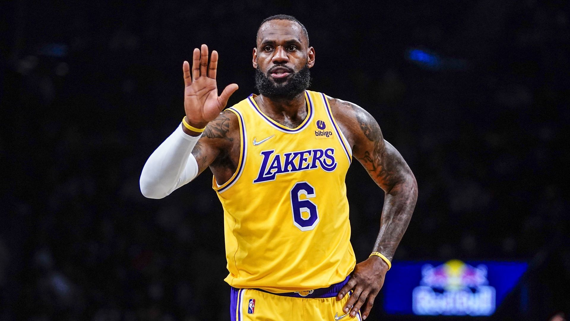 LeBron James is on his way to an inevitable march to surpass Kareem Abdul-Jabbar for the all-time scoring list crown. [Photo: Bleacher Report]