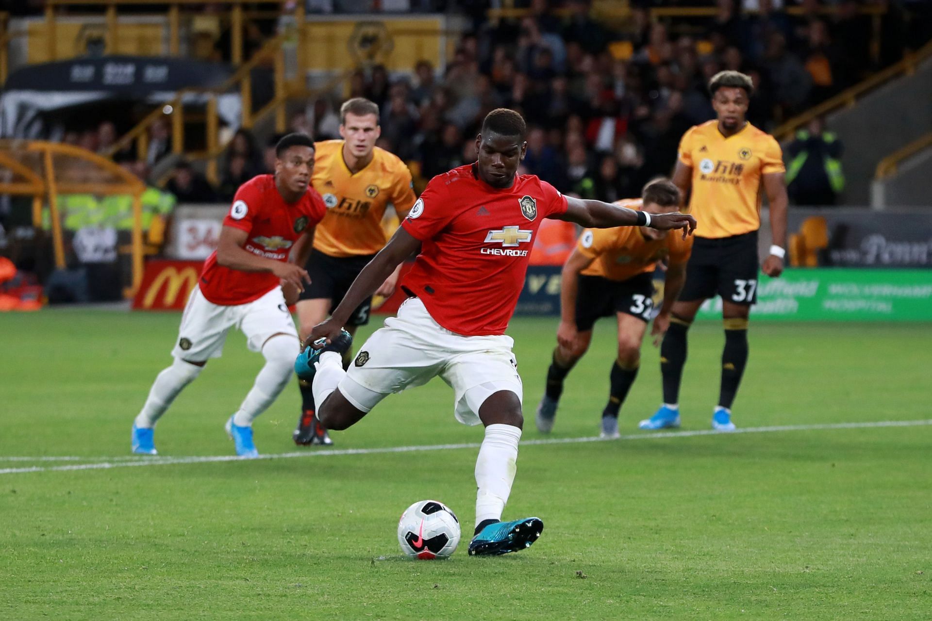 Wolverhampton Wanderers v Manchester United - Premier League