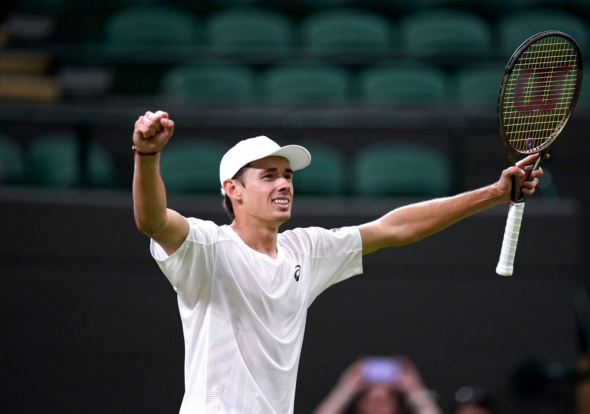 Alex Di Minaur looks in fine form going into the fourth round