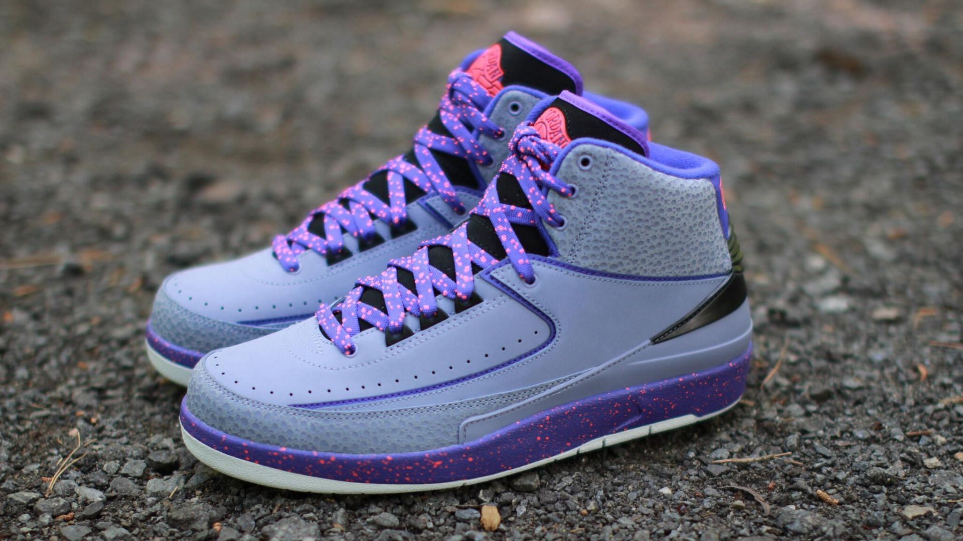 Take a look at the Iron Purple colorway (Image via Twitter/@sneakershouts)