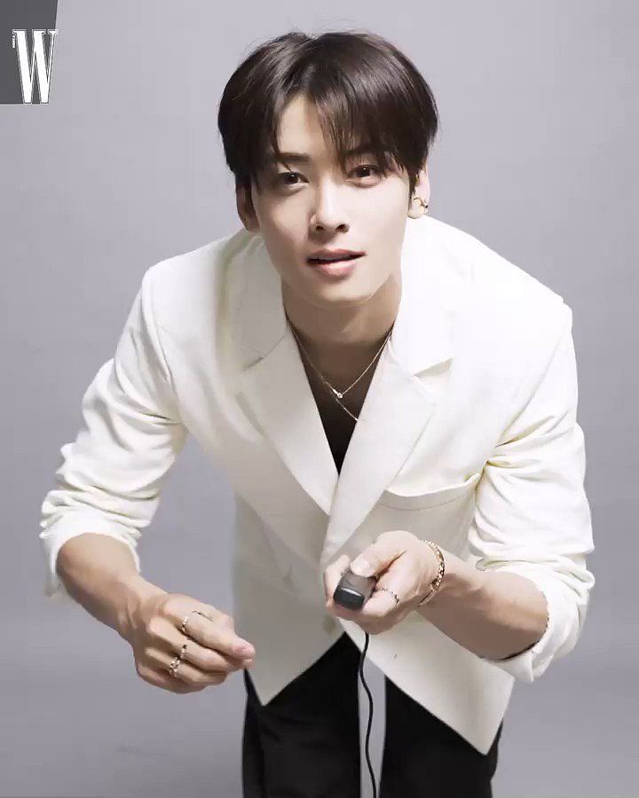 Cha Eun-woo's Latest Jewellery Pictorial for W Korea Has Fans