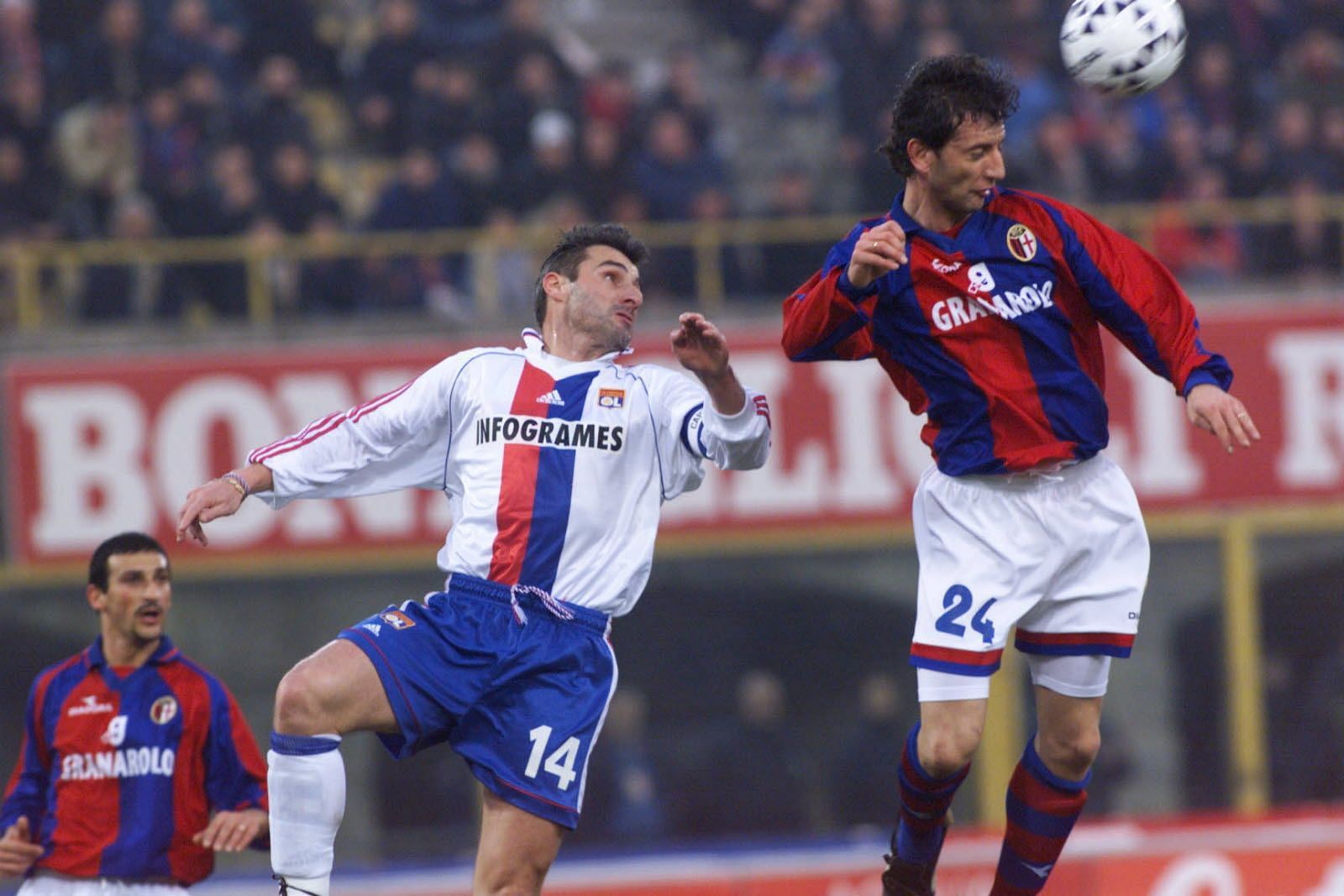 Caveglia (left) in a match against Boulogne (Lyon Mag)