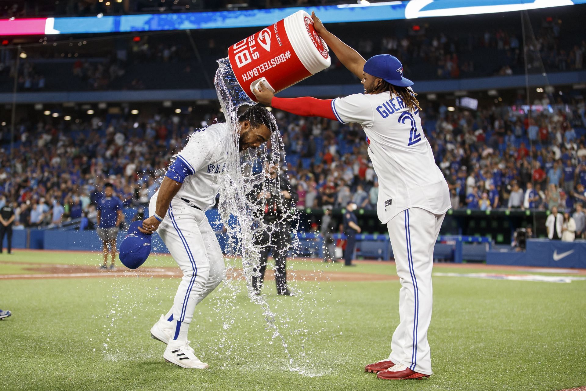 The Blue Jays celebrate their win against the Phillies