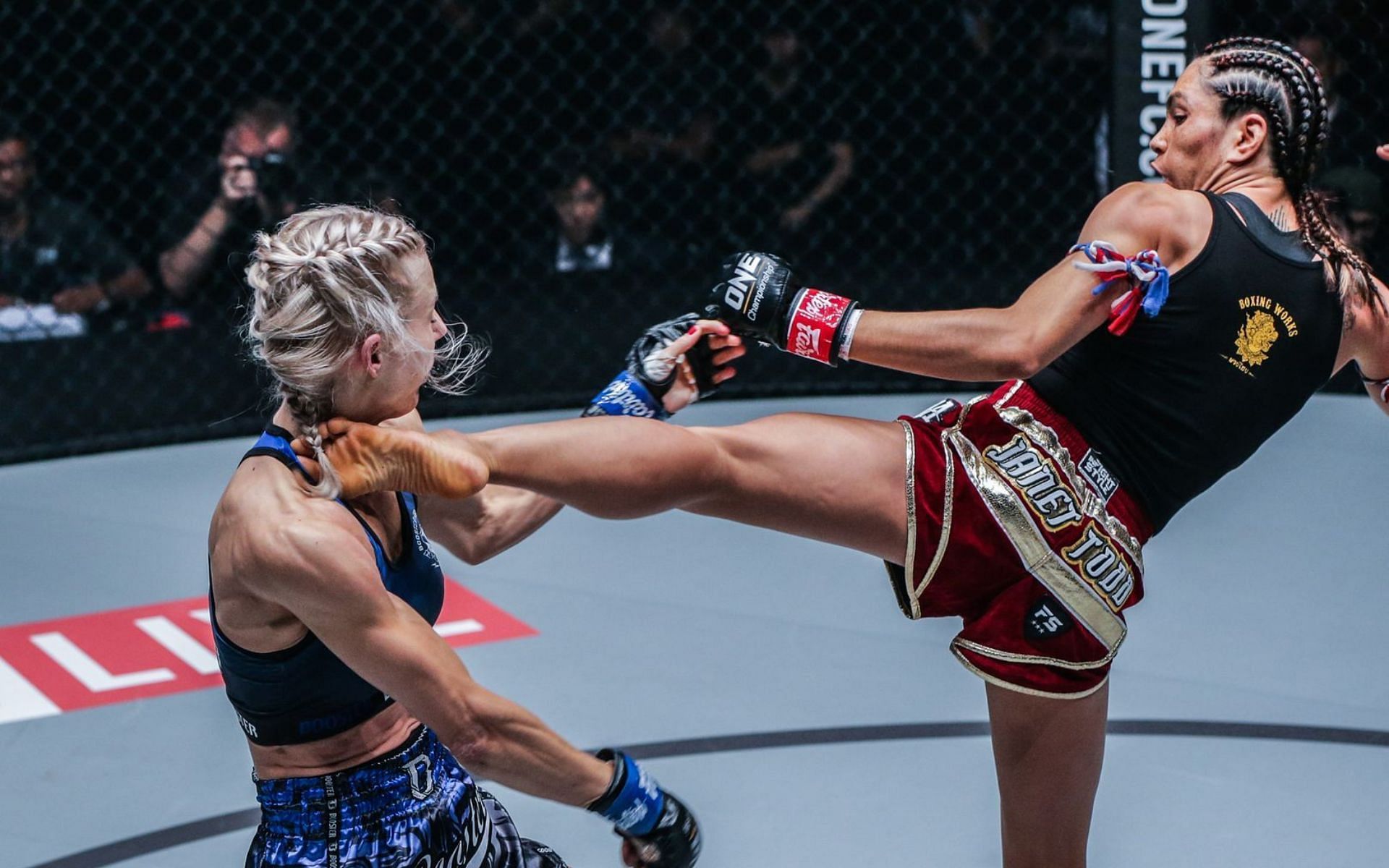 Janet Todd (right) and Ekaterina Vandaryeva (left). [Photo ONE Championship]