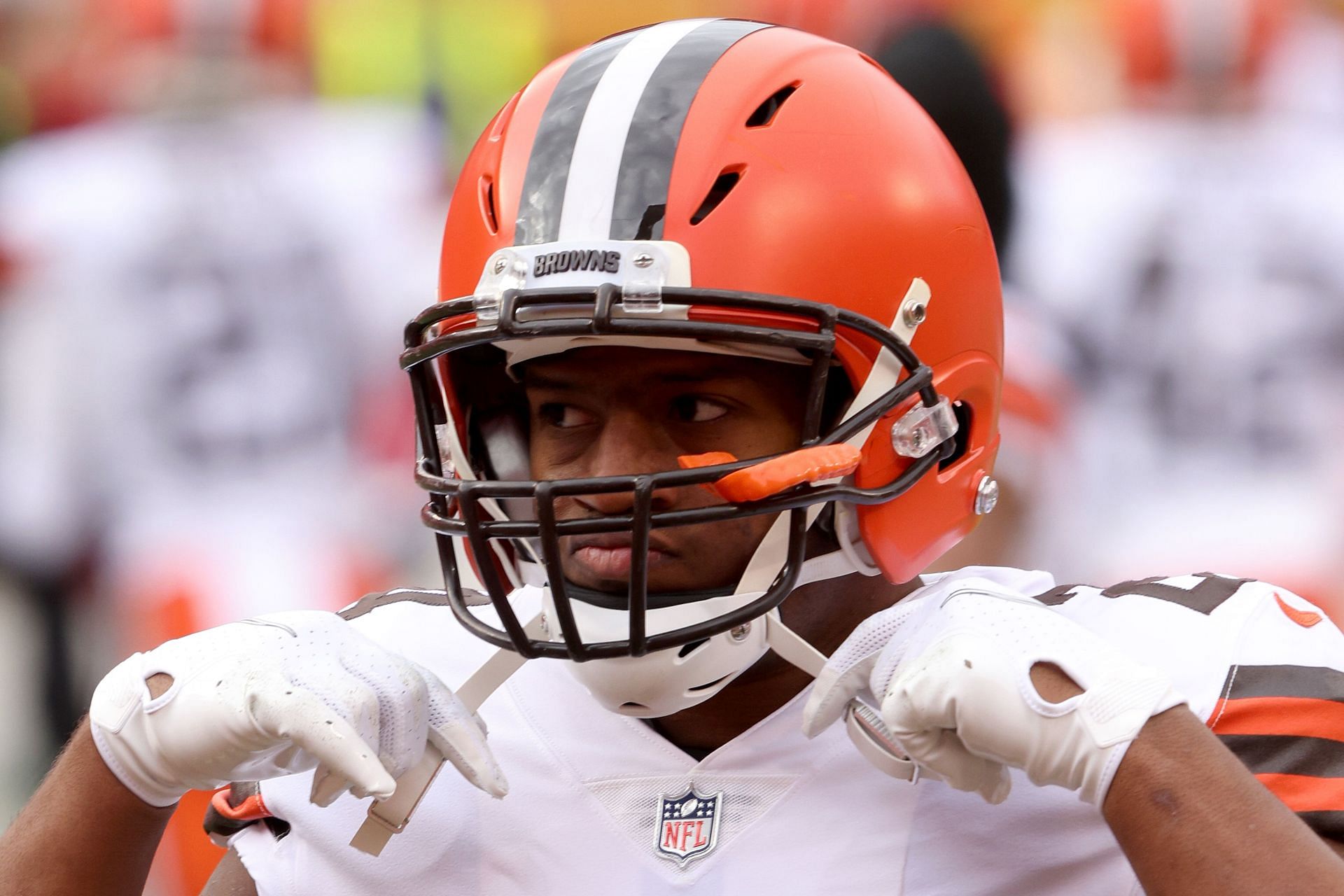 Watch Cleveland Browns RB Nick Chubb squat the equivalent of 2