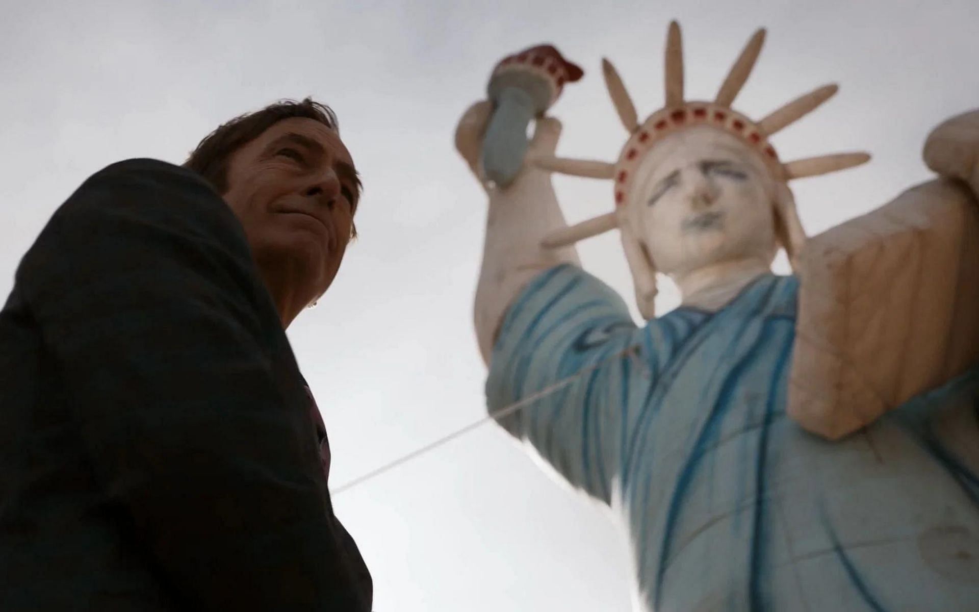 Saul Goodman at the iconic inflatable Statue of Liberty outside the Kettleman&rsquo;s office trailer (Image via IMDb)