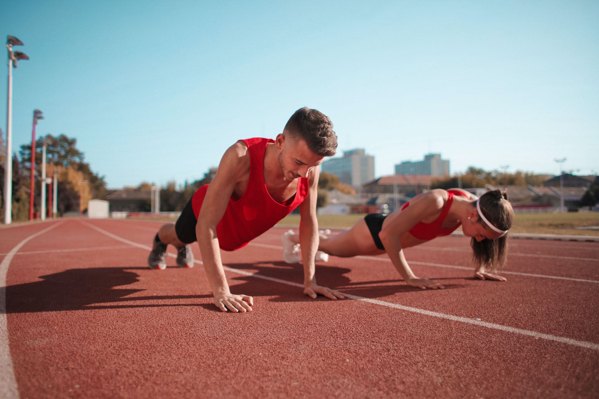 Incorporating strength training exercise can help runners enhance and improve their performance. (Image via Pexels / Andrea Piacquadio)