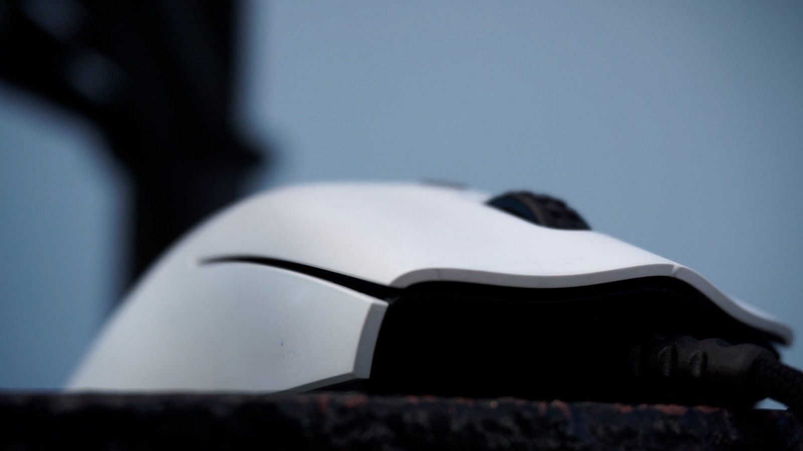 The shape of the NZXT Lift mouse (Image via Sportskeeda)