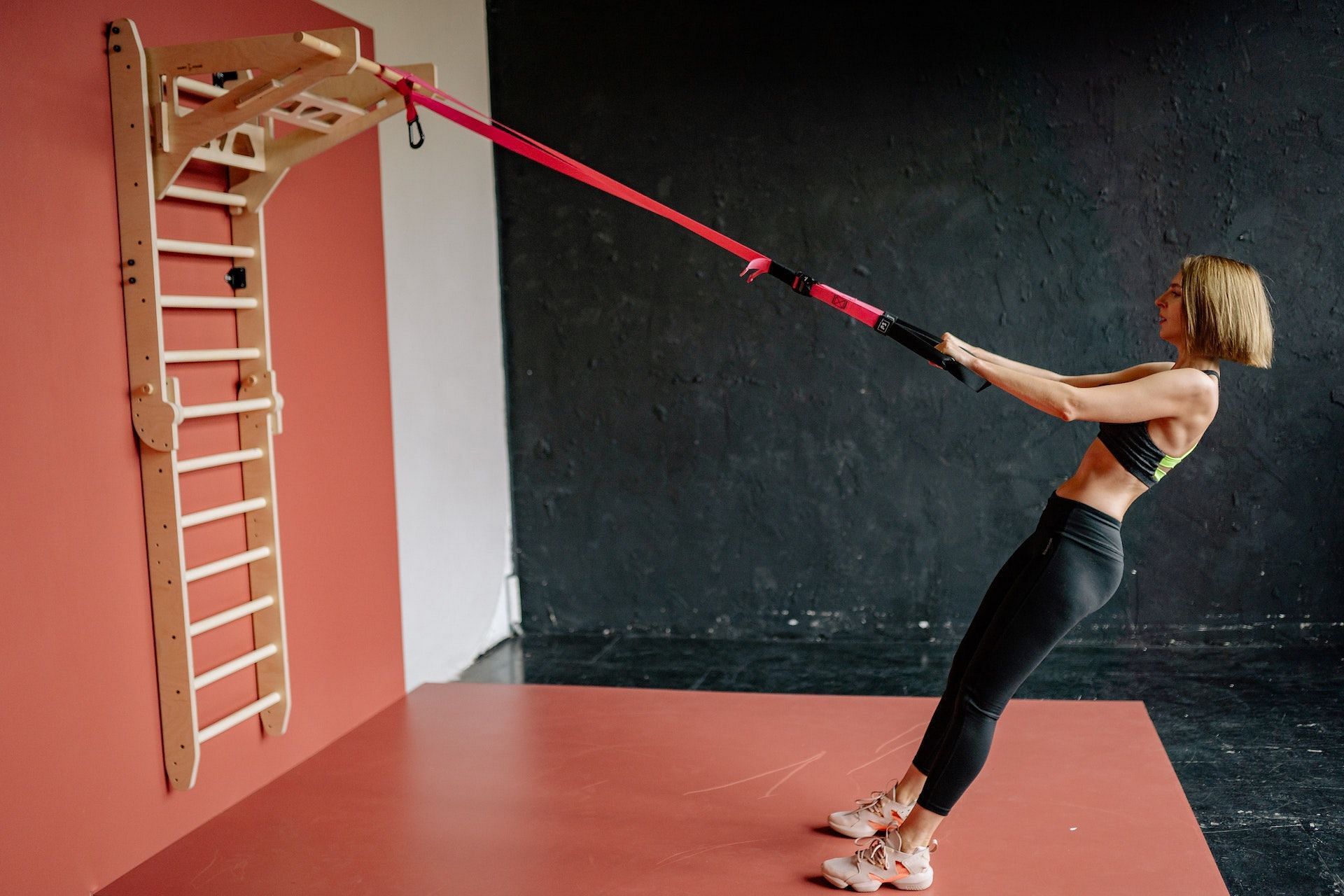 Certain exercises can help women to achieve a lean body. (Photo via Pexels/ Yan Krukov)