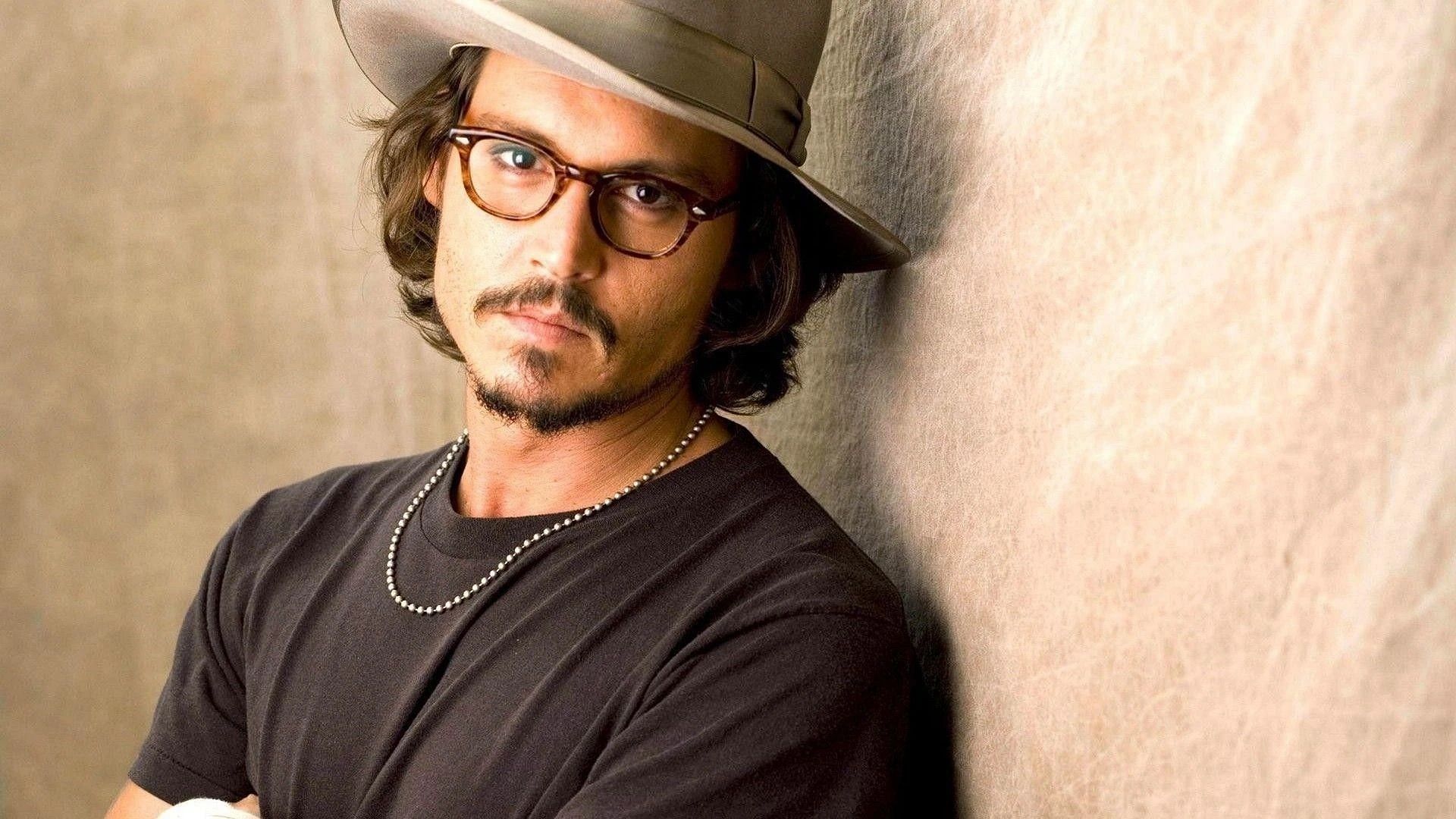 Johnny Depp (Image via WallpaperAccess)