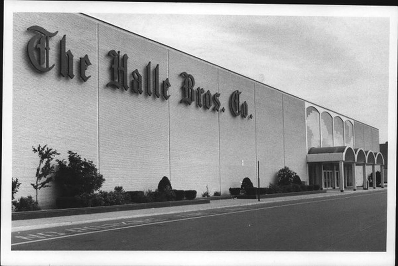 Halle brothers&#039; first Cleveland Departmental Store (Image via Cleveland.com)
