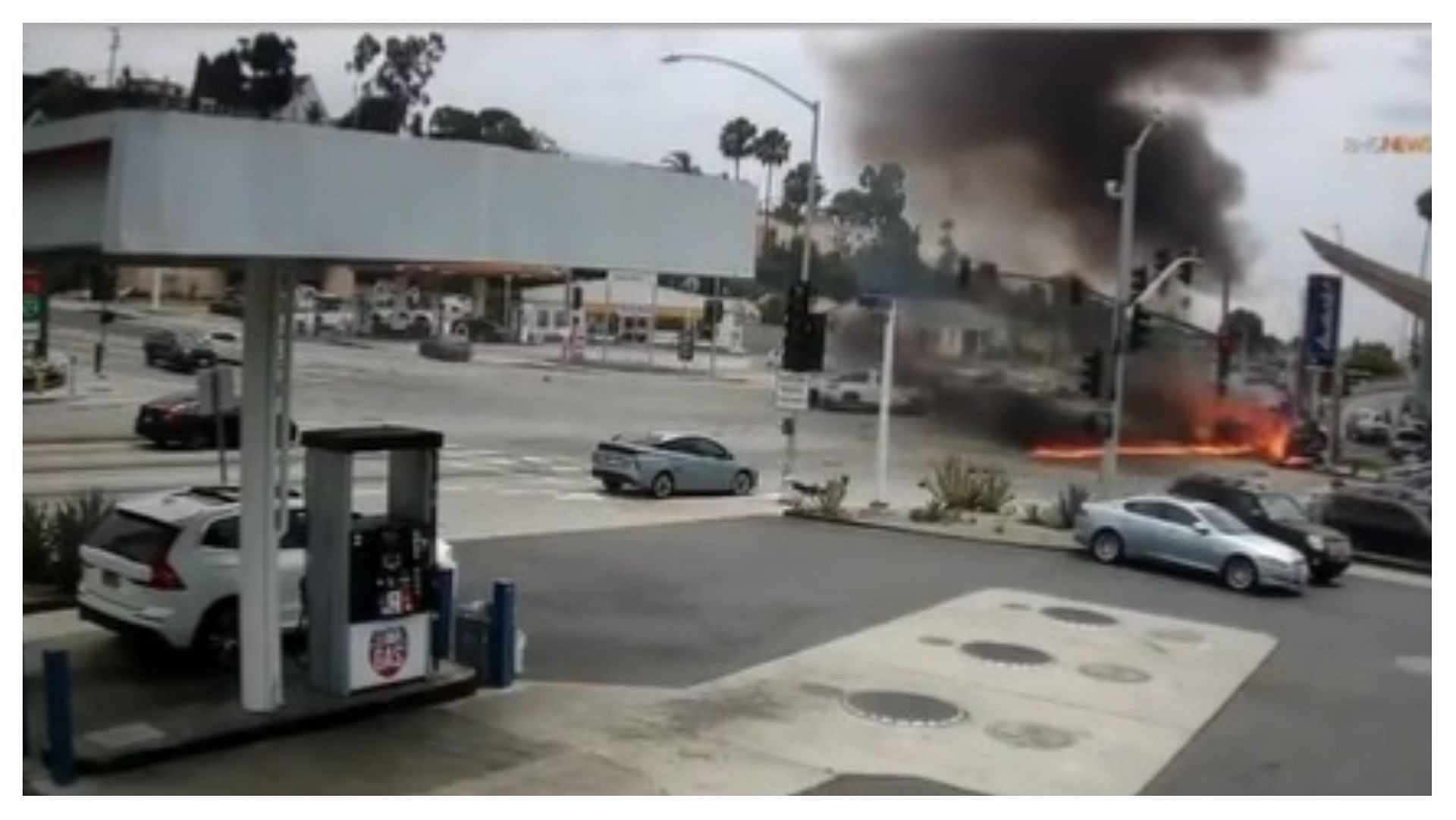 Fiery collision leaves five dead and eight injured in Los Angeles (Image via Twitter/TheSuper)