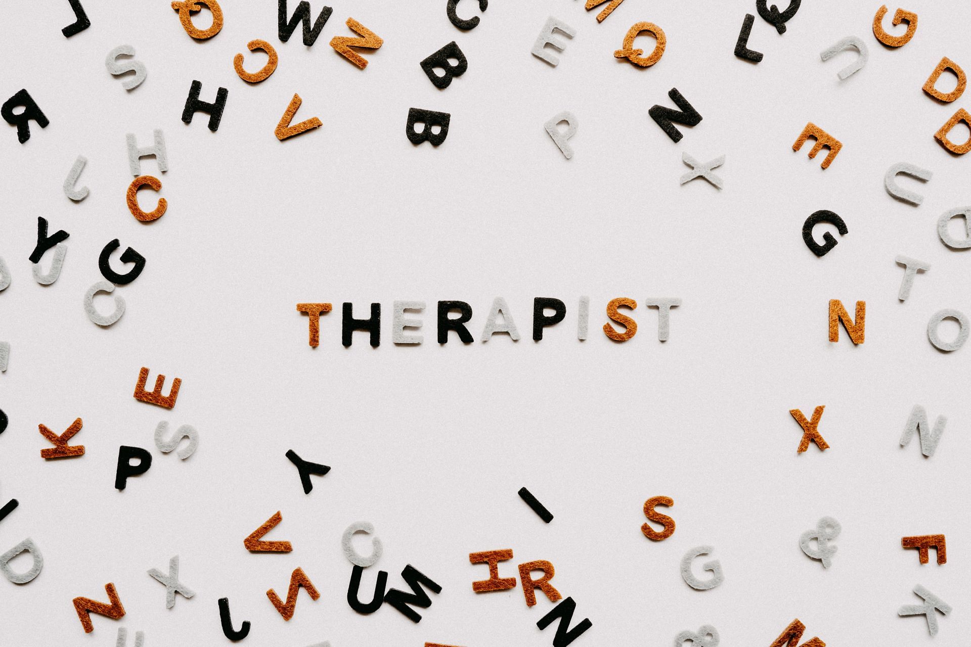 Taking therapy can be daunting so it is better to go in prepared with information ( image via unsplash/Annie Pratt)