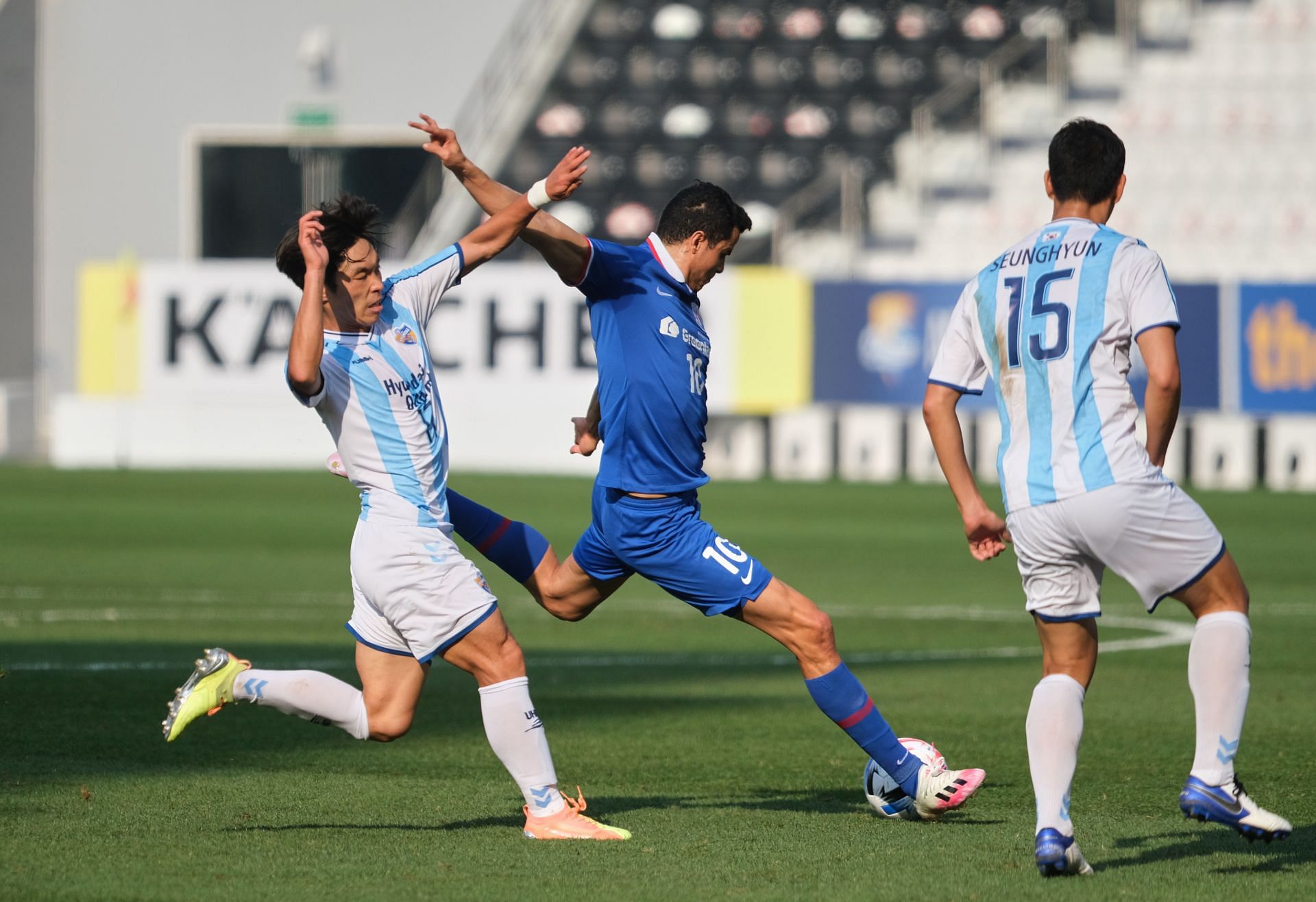 Shanghai Shenhua will have a tough task on their hands this weekend.