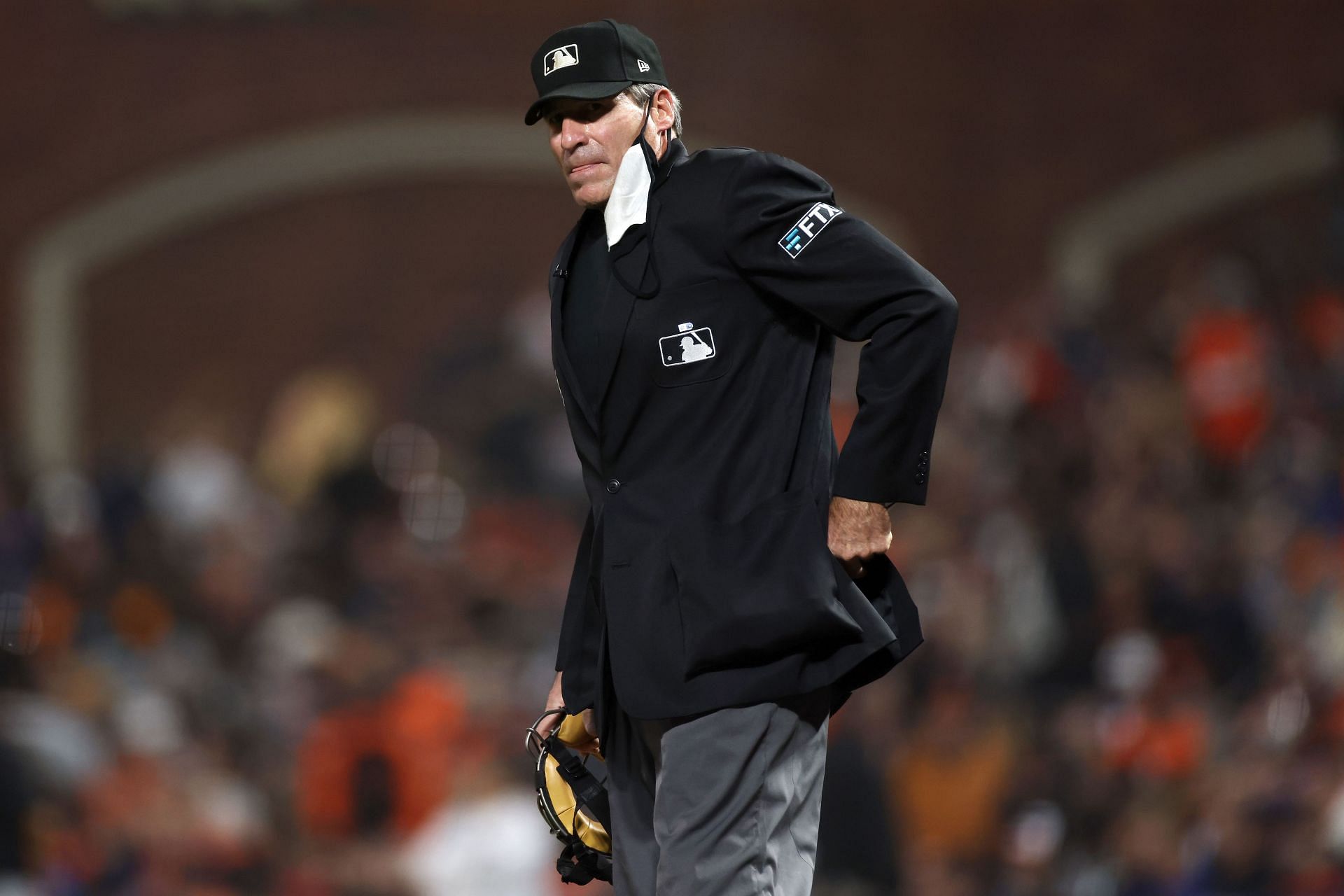 Padres – Giants: Umpire drops NSFW word on hot mic, becomes meme