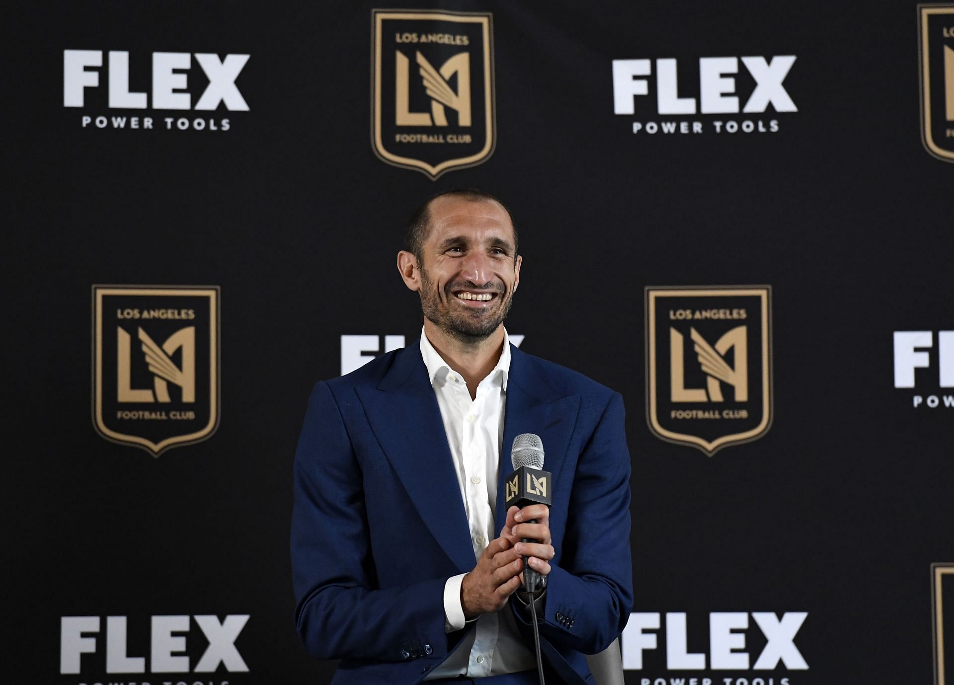Giorgio Chiellini currently plays in the MLS