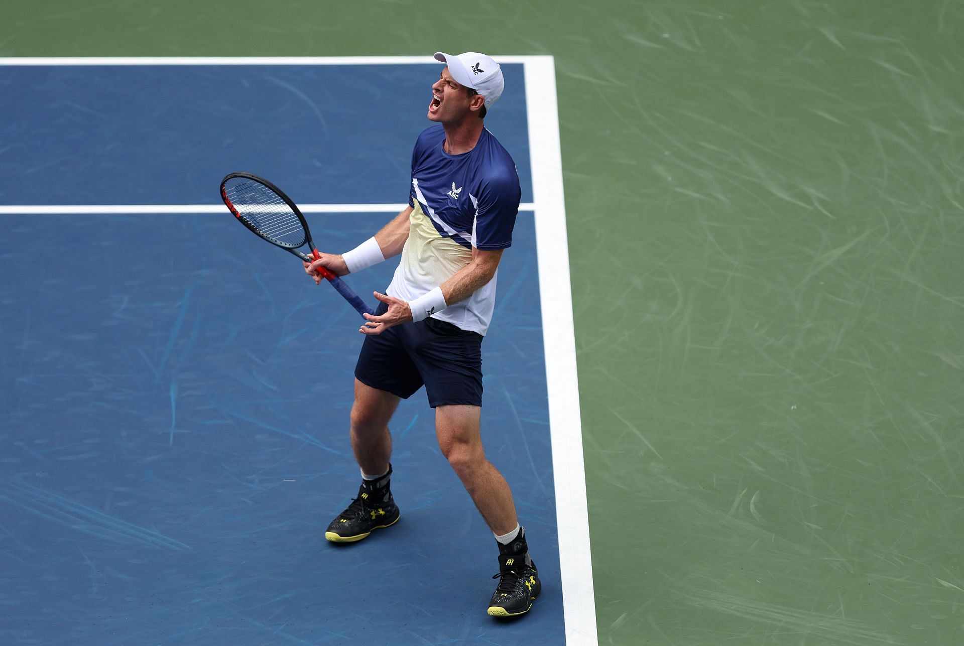 Andy Murray exults after reaching the second round at the US Open on Monday.