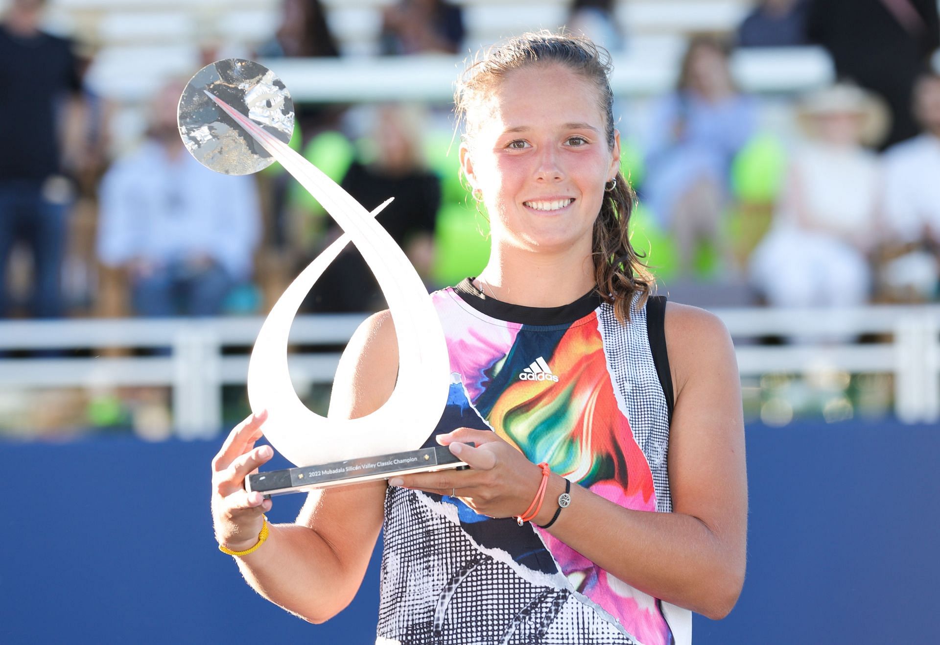 Daria Kasatkina poses with the trophy after clinching the Silicon Valley Classic title.