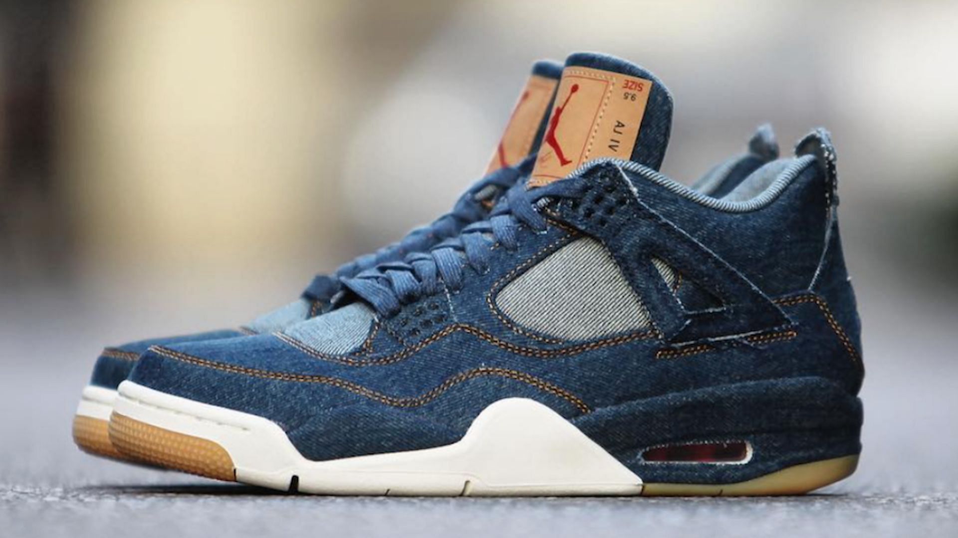 Take a look at the collaborative AJ4 Blue Denim colorway (Image via Twitter/@etspecialcloth)