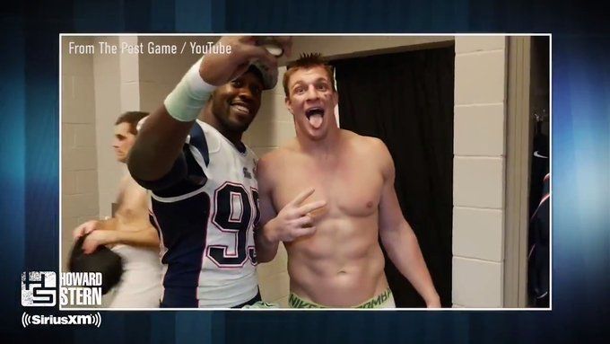 Tom Brady showing off the guns : r/nattyorjuice