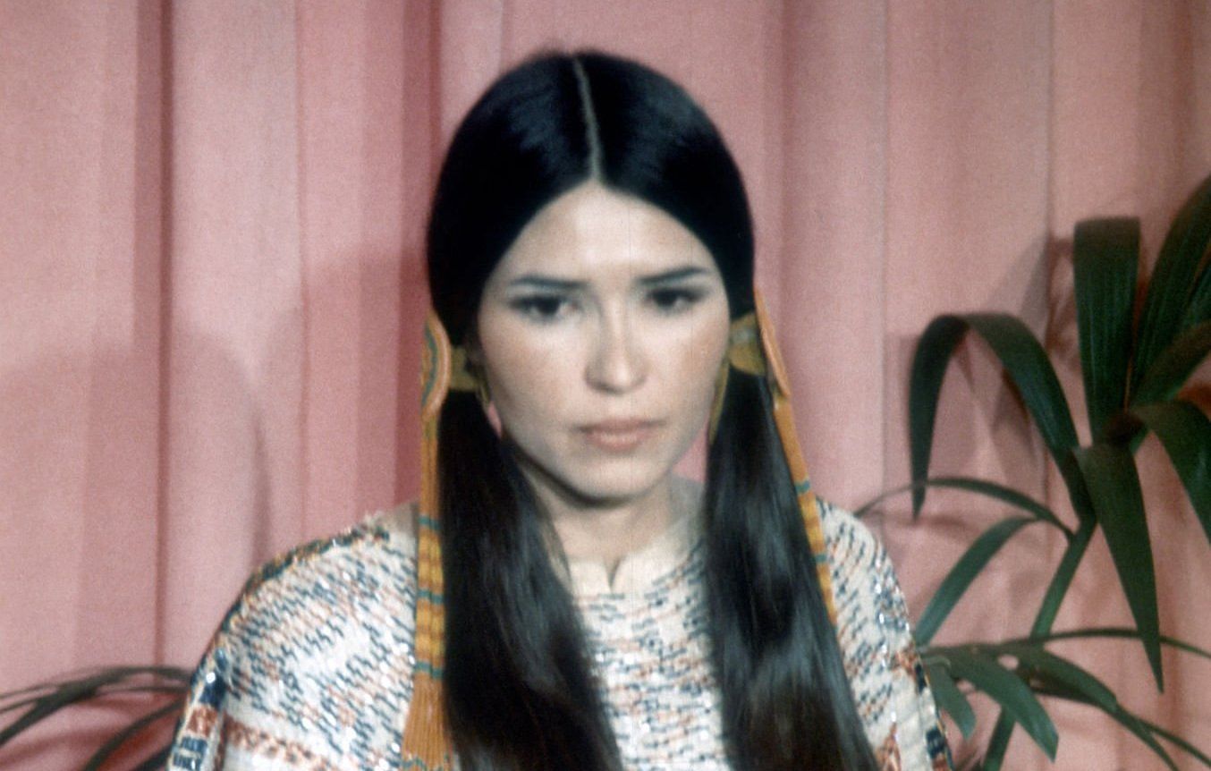 Sacheen Littlefeather was booed when she rejected Marlon Brando&#039;s 1973 Oscar Award on his behalf (Image via Getty Images)