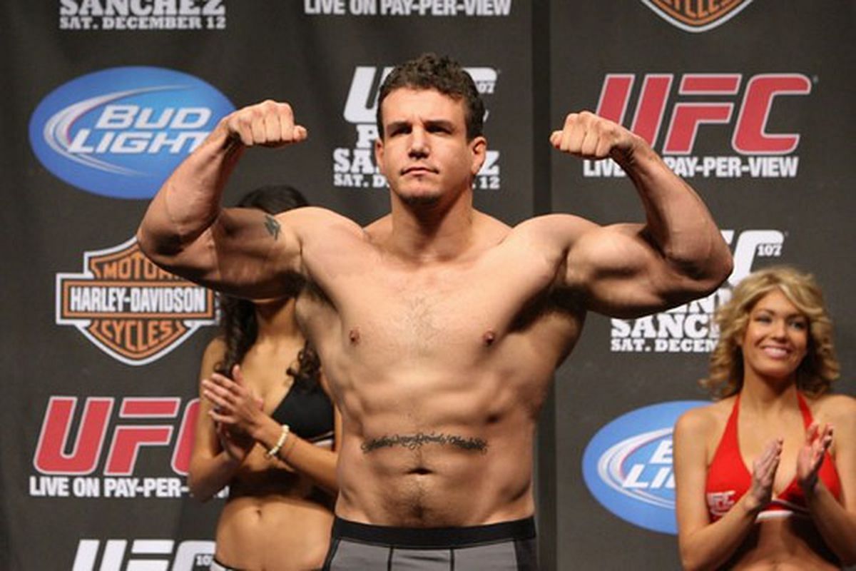 Frank Mir&#039;s weight gain in 2009 garnered some suspicion from the fans