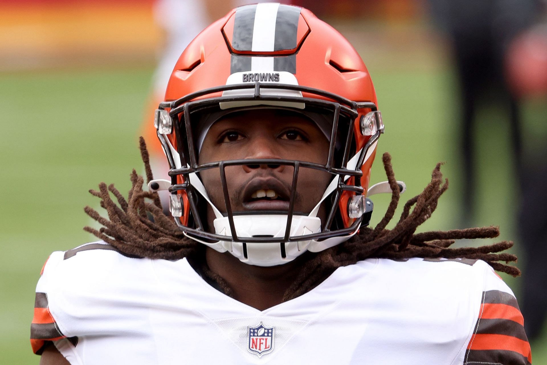 Browns RB Kareem Hunt practices after demanding trade