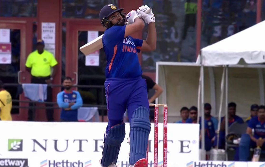 रोहित शर्मा ने धमाकेदार अंदाज में बल्लेबाजी की