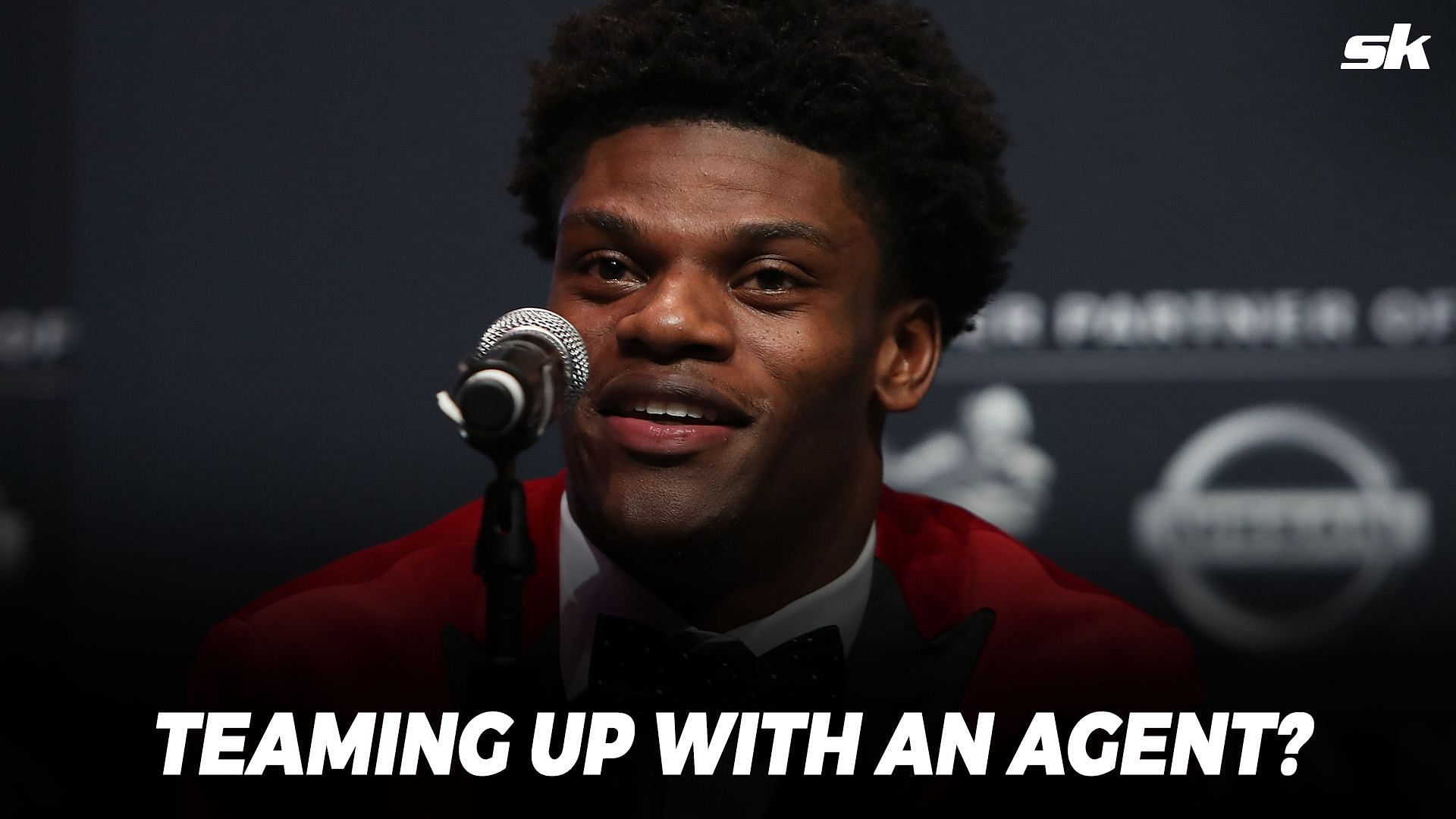 Ten Days After Tweet Issue, Lamar Jackson Faces a 'Christmas Crisis' That  Keeps Ravens Fans Guessing - EssentiallySports