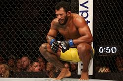 "I don't care if he goes 1-4 in his first five UFC fights. Never cut Rafael Alves" - Fans react to Rafael Alves' insane head movement as he makes Drew Dober miss 5 punches in a row