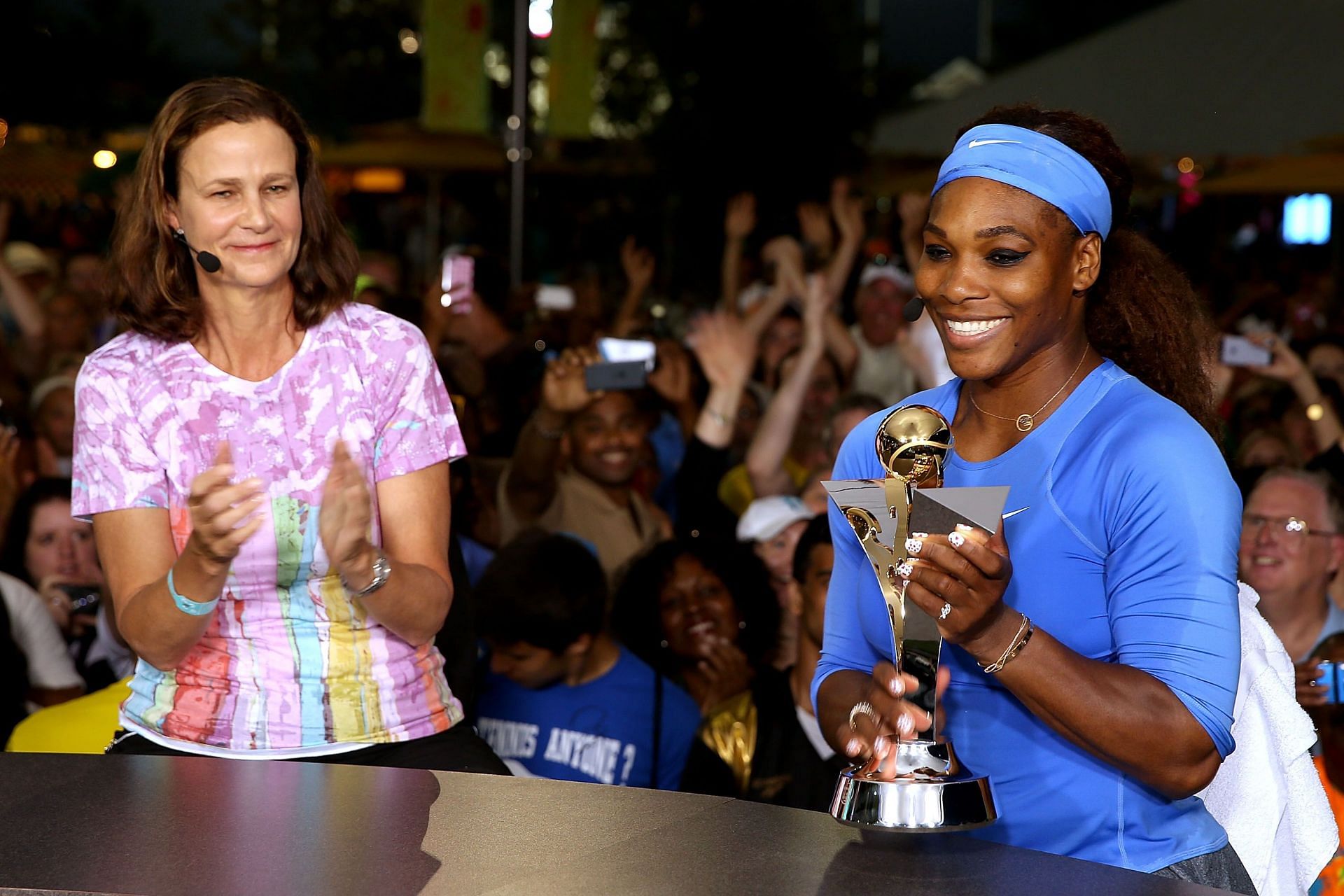 Pam Shriver (left) with Serena Williams (right) during the 2013 edition of the Cincinnati Open