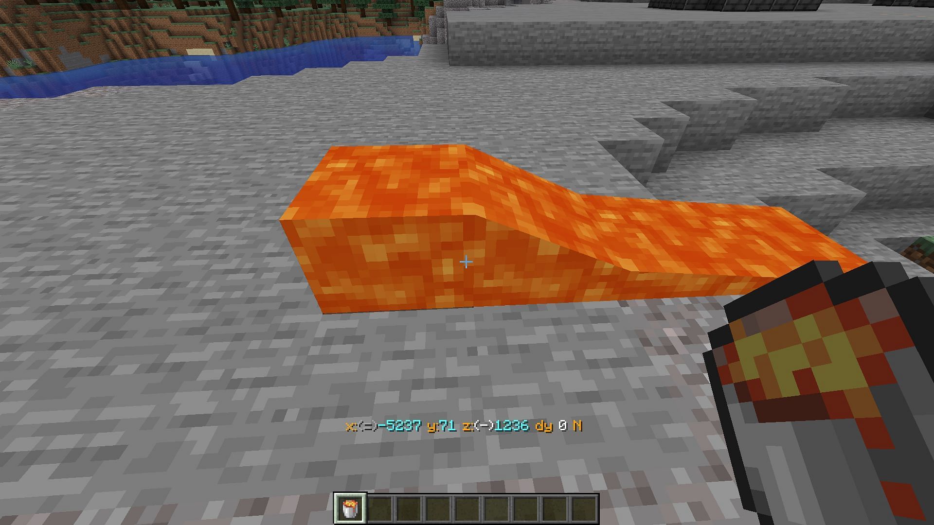 Some Minecraft PvP arenas offer lava buckets as weapons (Image via Mojang)