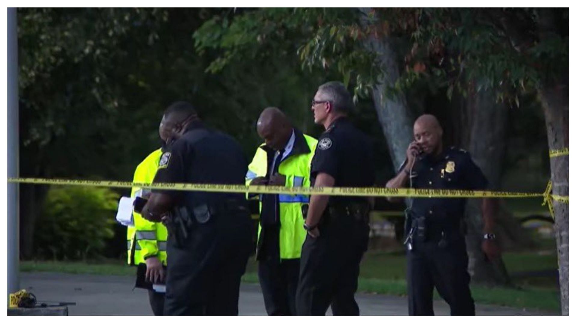 Officials investigating the shooting that took place at Atlanta park (Image via Twitter/MarkTeichner)