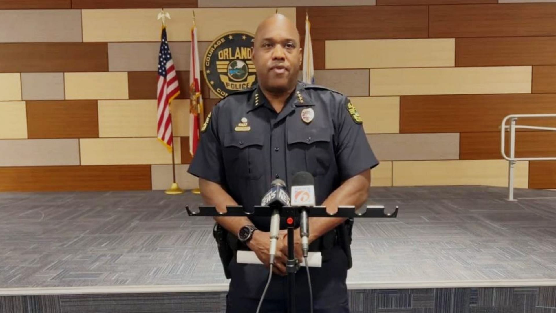 Police Chief Eric Smith confirmed in a press conference that seven people were injured in a mass shooting (Image via Twitter @/OrlandoPolice)