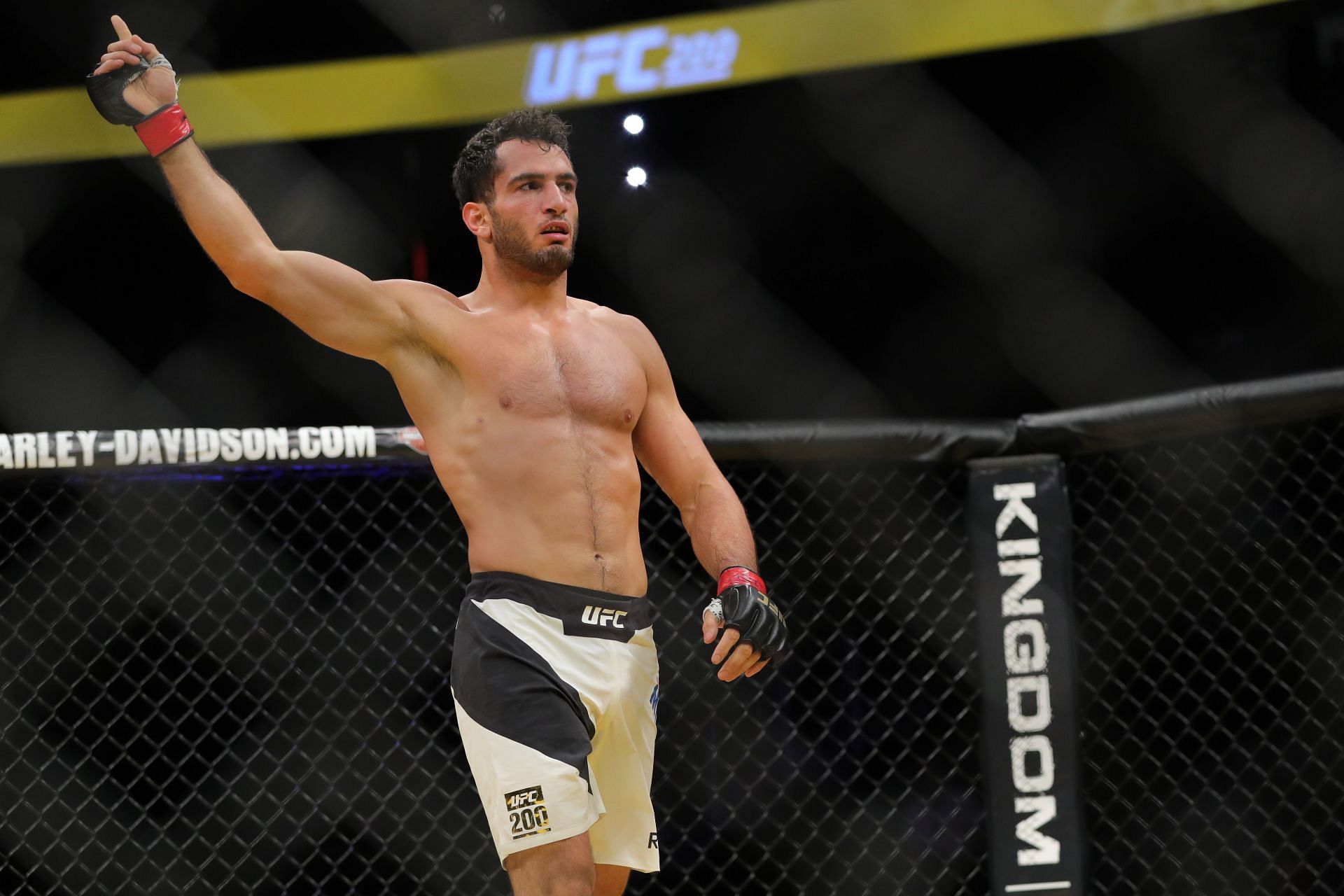 Gegard Mousasi may have missed out on a middleweight title shot when he jumped to Bellator in 2017