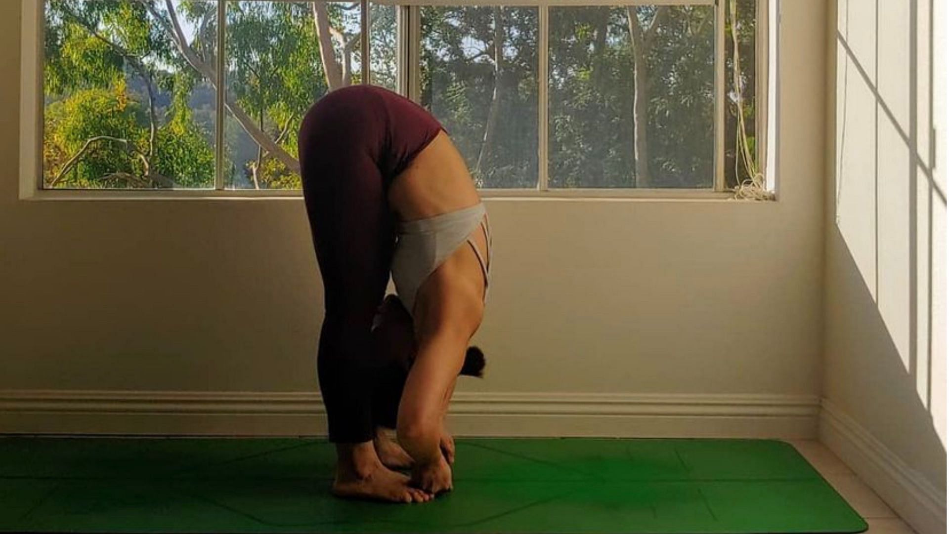 Supta Padangusthasana (Reclining Big Toe Pose): Steps, 1-2-3, Benefits -  Fitsri Yoga | Poses, Yoga, Big toe