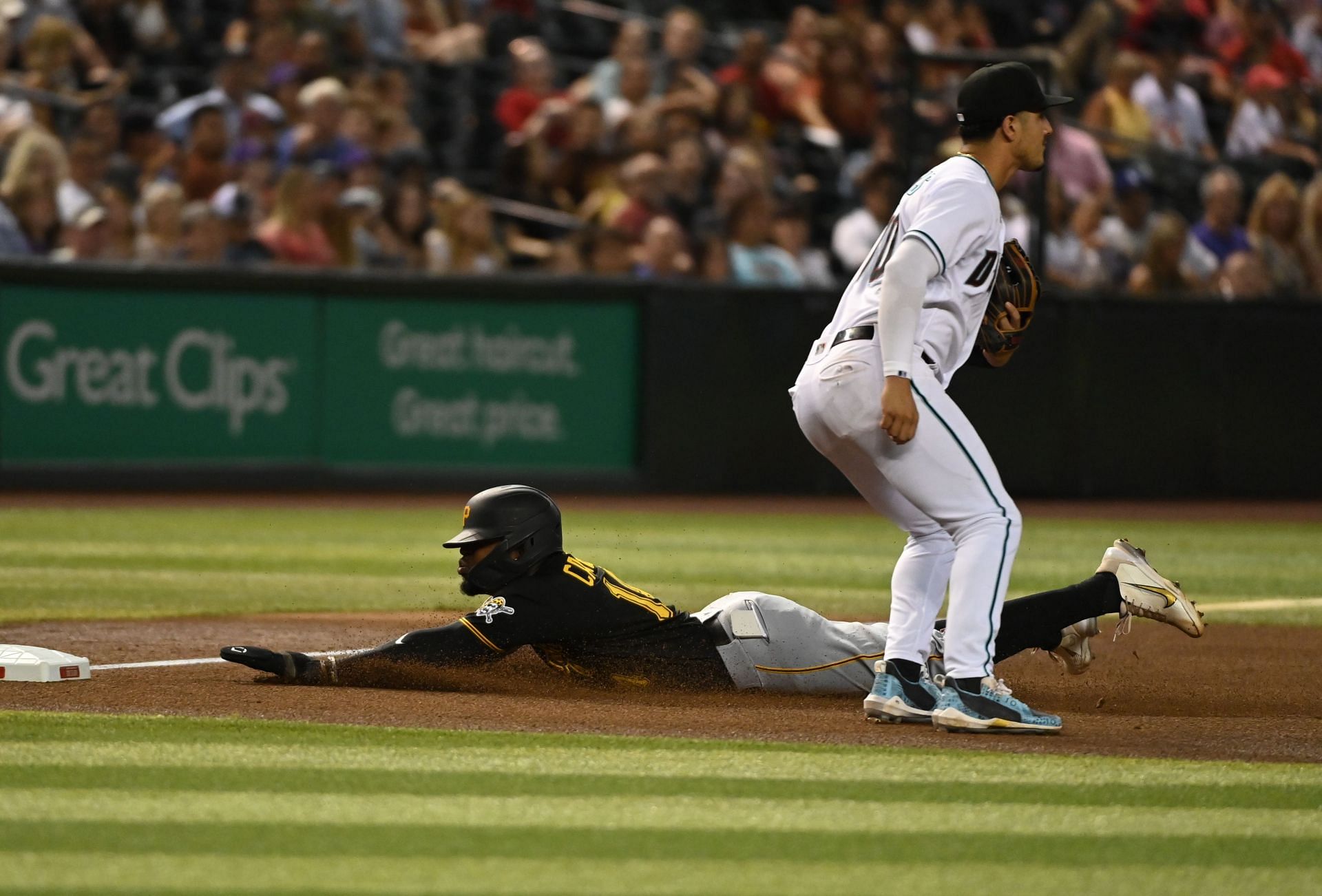 Rodolfo Castro&#039;s phone slipped out of his pocket as he attempted a headfirst slide into third base during a game against the Arizona Diamondbacks.