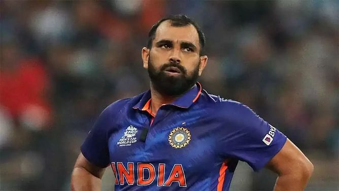 एशिया कप के लिए भारतीय स्क्वाड में दिग्गज गेंदबाज को नजरअंदाज किये जाने पर भड़के आकाश चोपड़ा, दी बड़ी प्रतिक्रिया